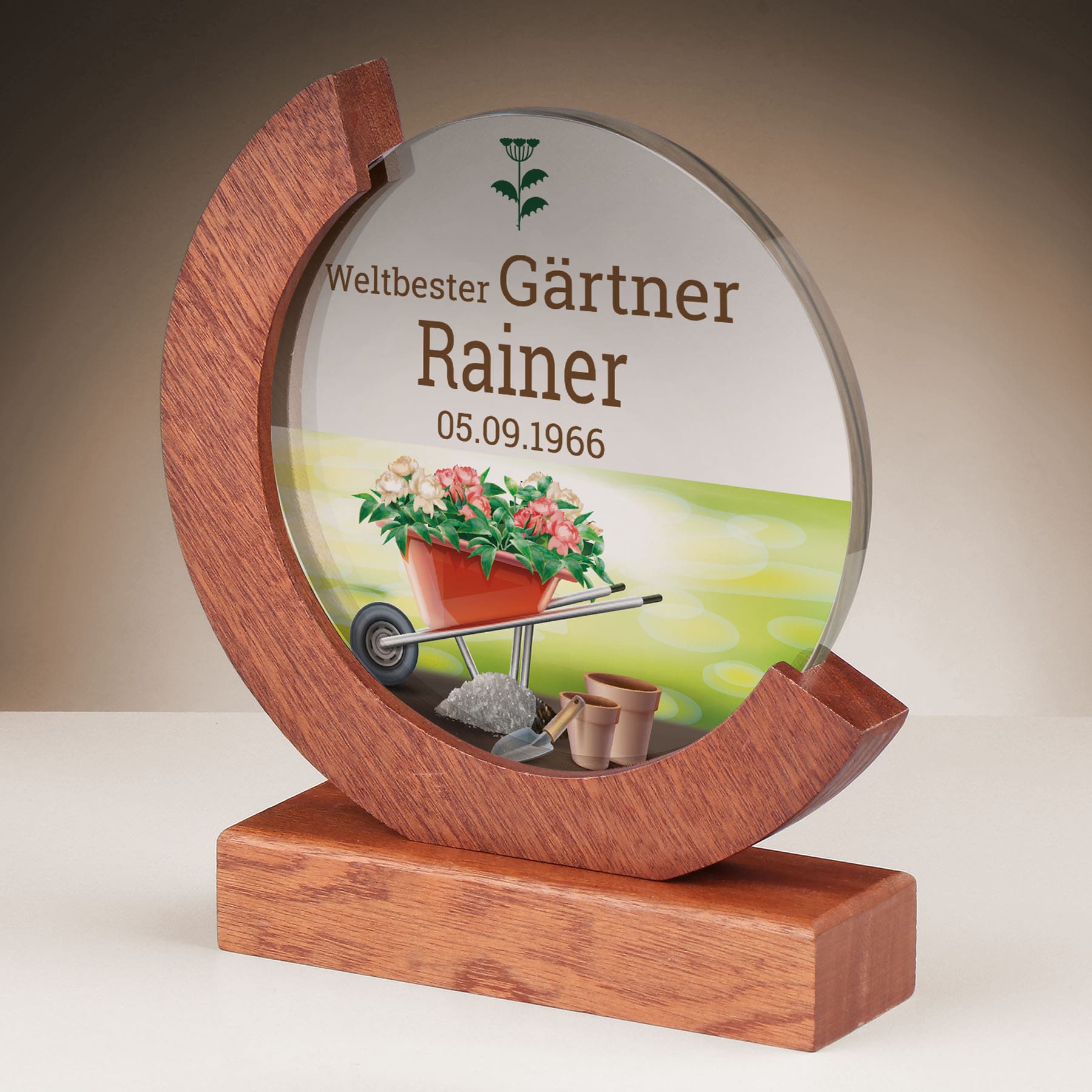Produktbild von Glastrophäe „Weltbester Gärtner“ (Mahagoni)