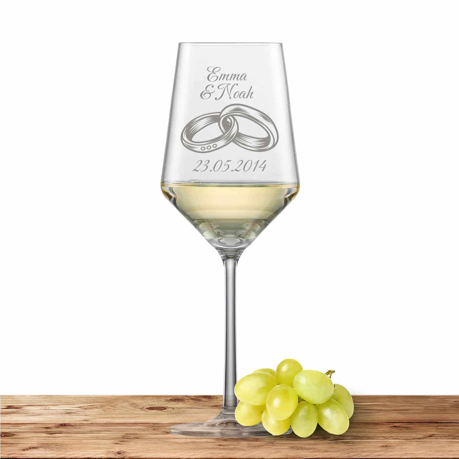 Produktbild von Zwiesel Glas Sauvignon Weißweinglas PURE mit Namen oder Wunschtext graviert (Ringe 01)