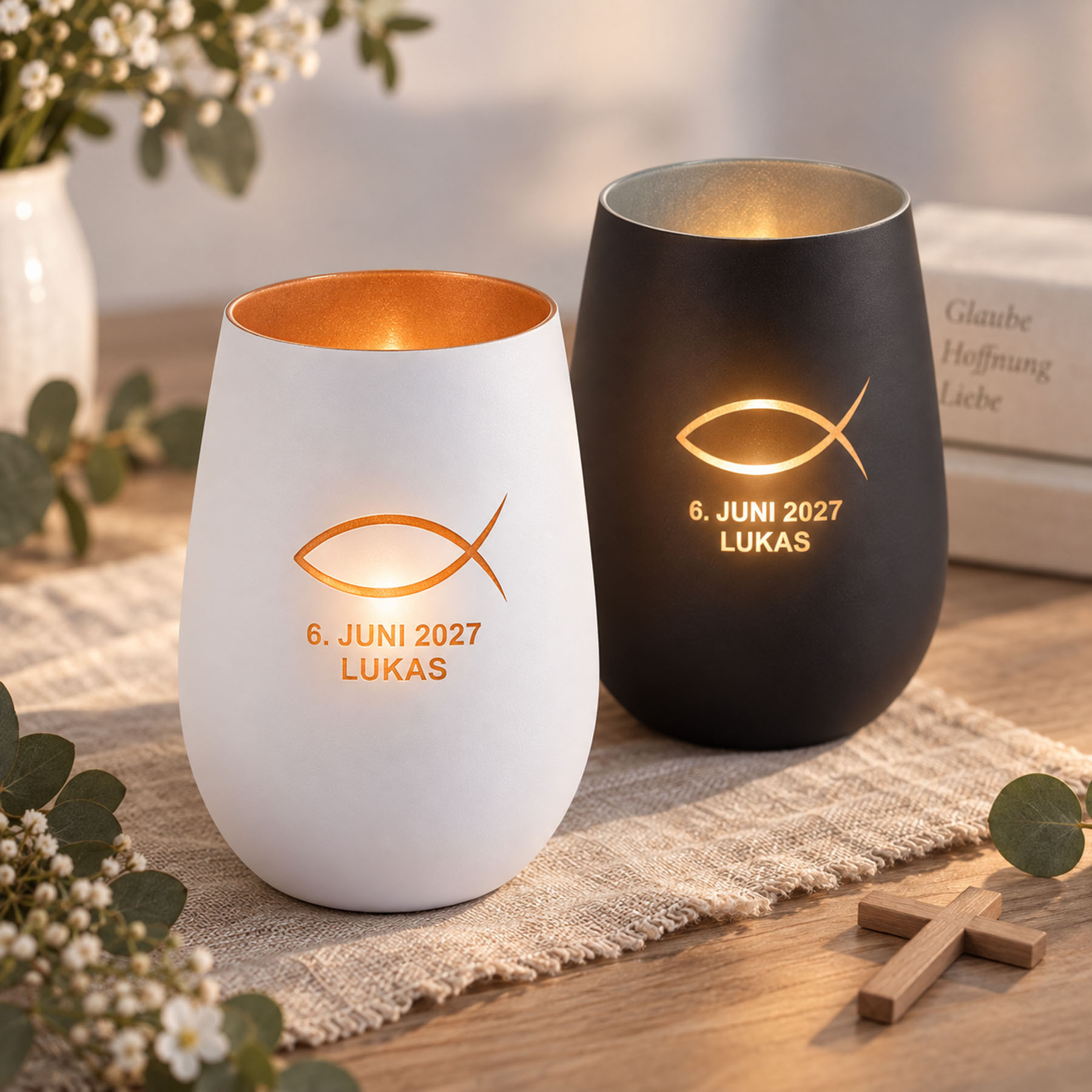Produktbild von Personalisiertes Windlichtglas mit Fischmotiv und individueller Gravur